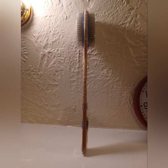 Main Basics Double Sided Body Brush - Picture 2 of 3